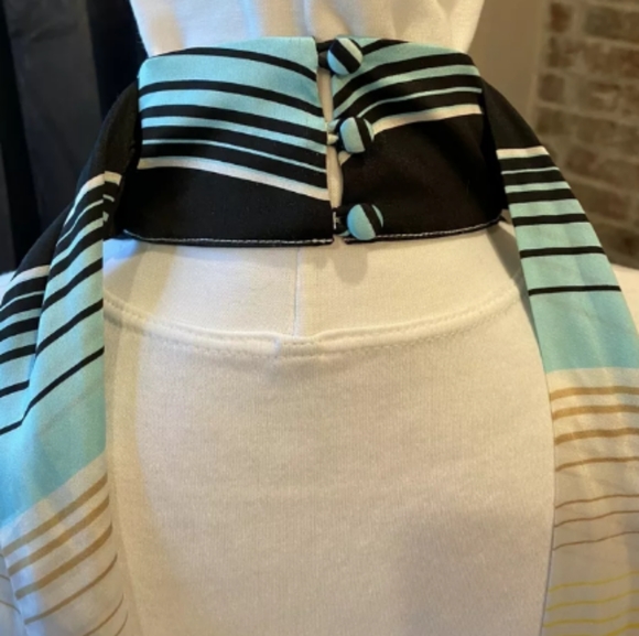 NEW🏷️BEBE HALTER TOP S - Picture 4 of 7